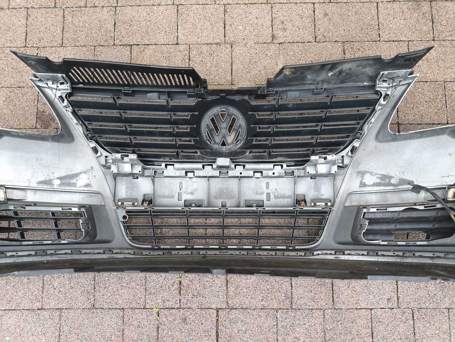 Zderzak Przedni VW Passat B6 Kolor Srebrny LA7W