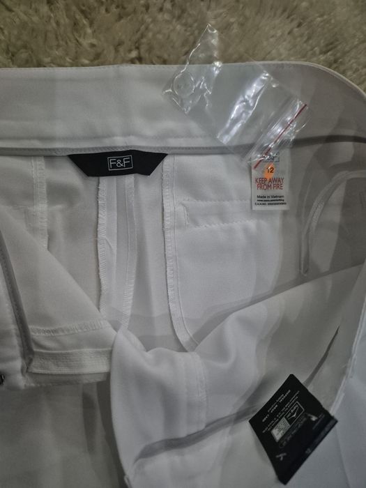 Новые белые бермуды