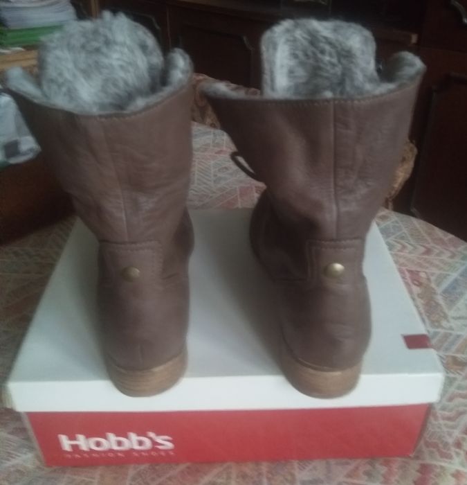 новые женские зимние сапожки Hobbs