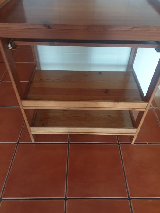 Secretária/mesa pc c/prateleira amovível  em pinho