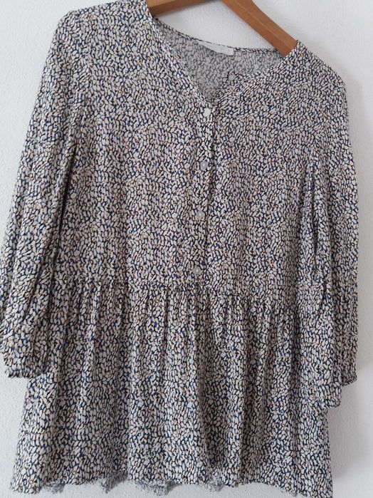 calças blusas t-shirts camisolas casacos ténis  bem estimada
