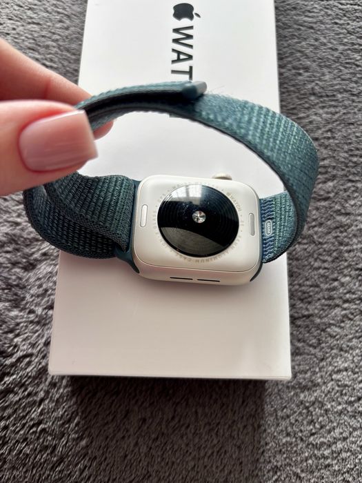 Годинник Apple Watch SE Starlight  Green Sport Loop MXEW3
