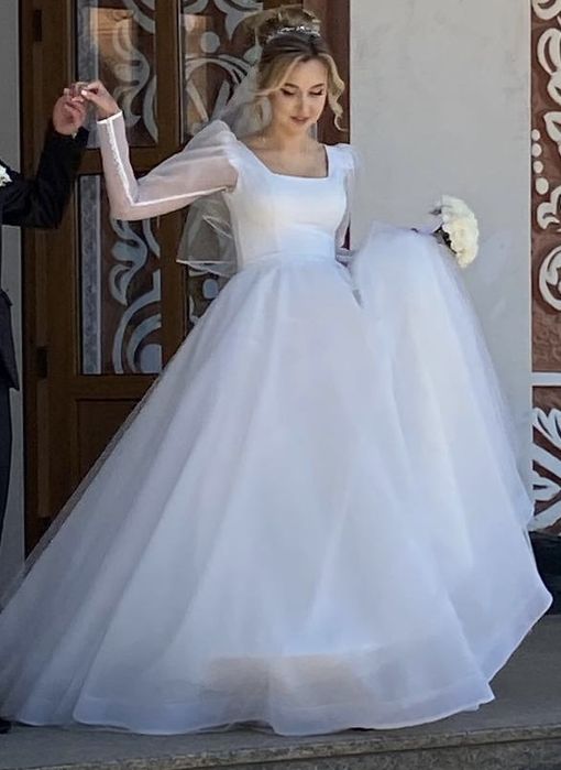 Весільна сукня