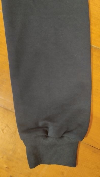 Спортивні штани чоловічі розмір М 95% бавовна 5% еластан.