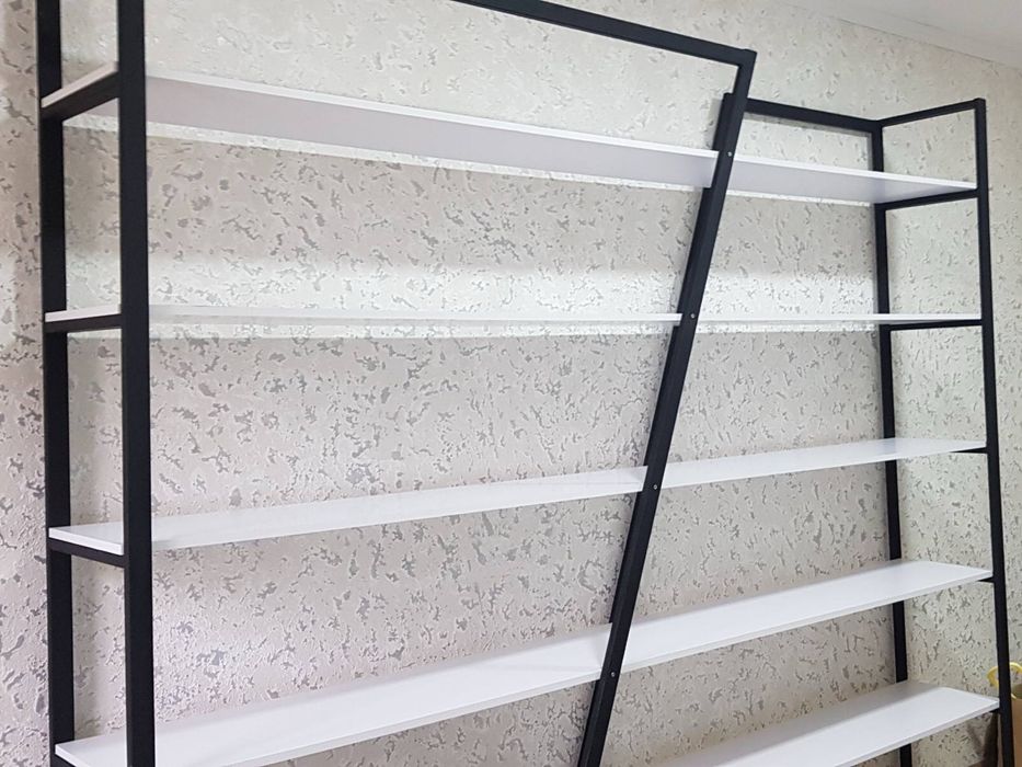 Продаж іграшок ,стелажів ,