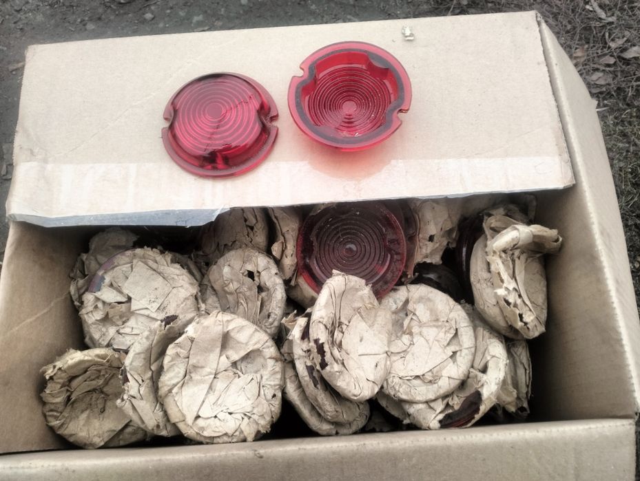 Стекла задніх стовпів.