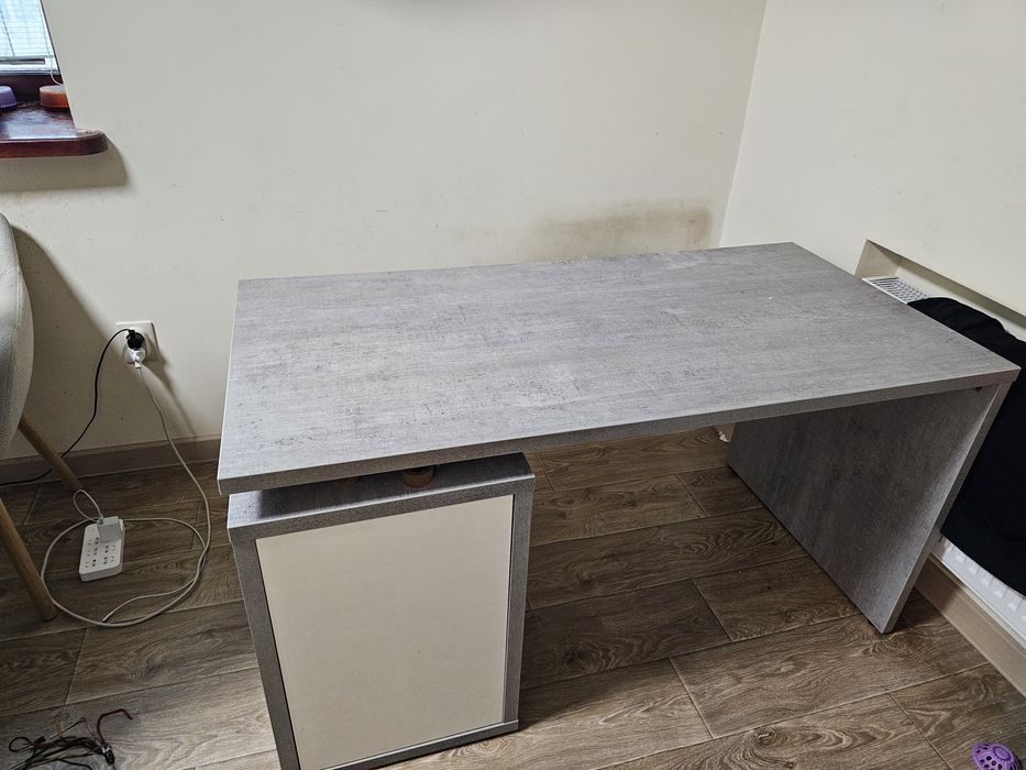 Стіл офісний JYSK ULLITS 140x69x74