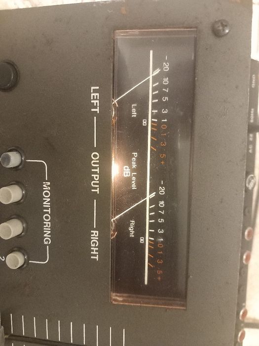 Mesa mistura Monacor