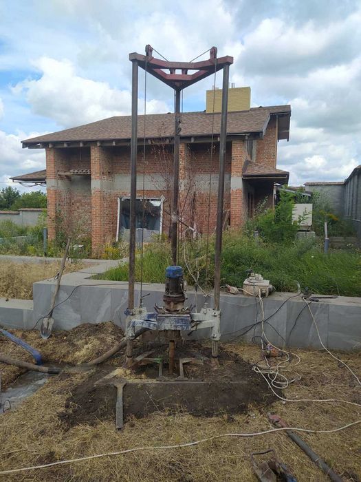 Бурение скважин 140 метров. Видео исследование, чистка скважин.