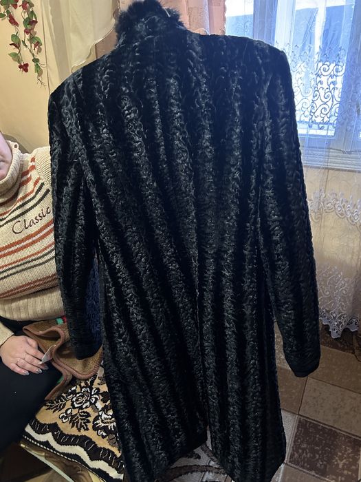 Жіноче пальто у доброму стані