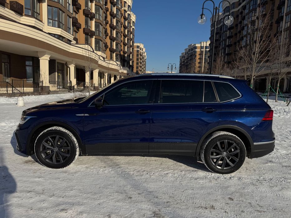 7місць, Шкіра, Електро привід багажника, Матрична оптика