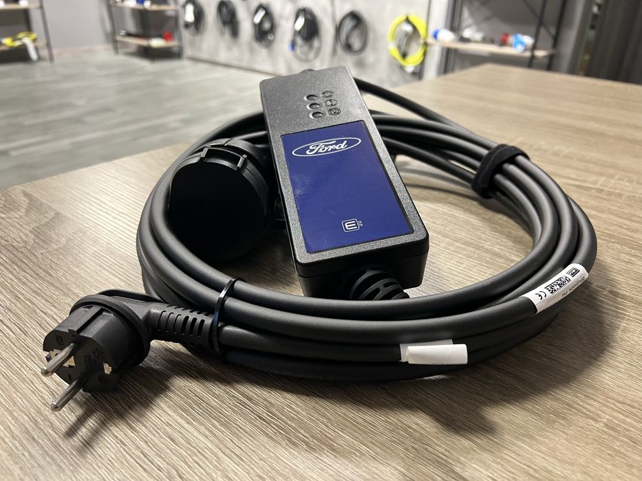 Зарядний пристрій для автомобіля Ford (Type 2) — 10A / 2,2 кВт, новий