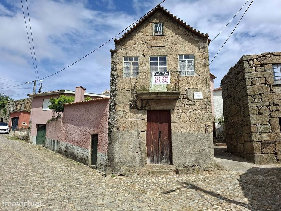 Moradia para Recuperar em Vila Cortês da Serra, Gouveia