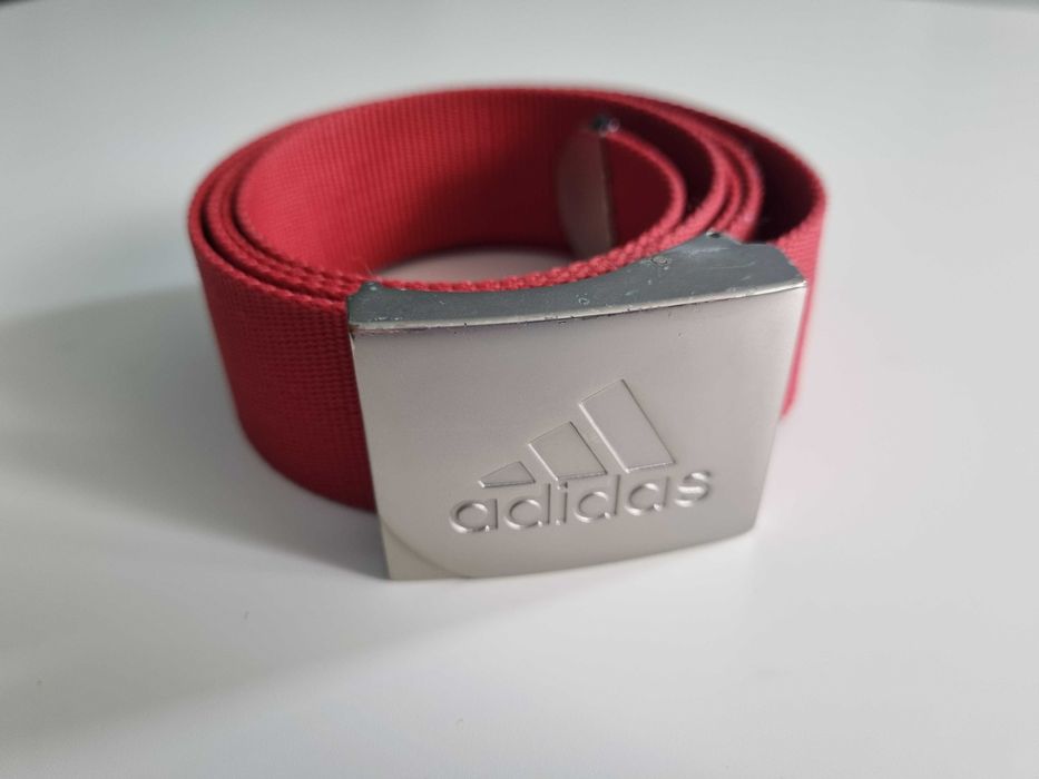 Czerwony pasek z klamrą ADIDAS