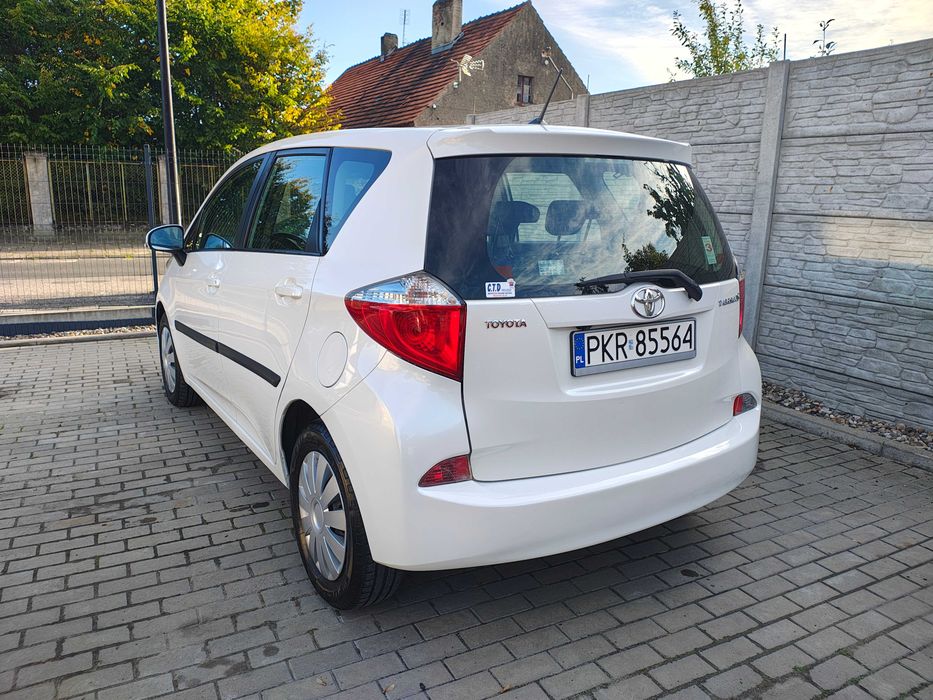 Toyota Yaris Verso  S Benzyna Zarejestrowana Opłacona Zadbana