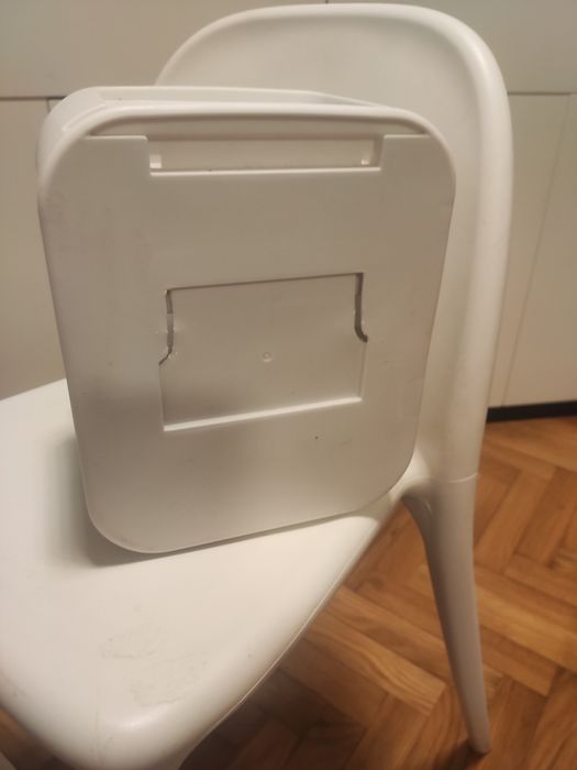 Porta papel higiénico com uma gaveta