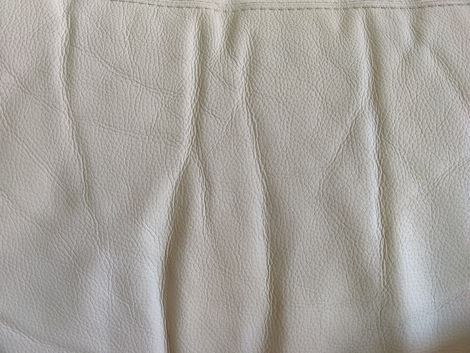 Sofá beje 2 lugares