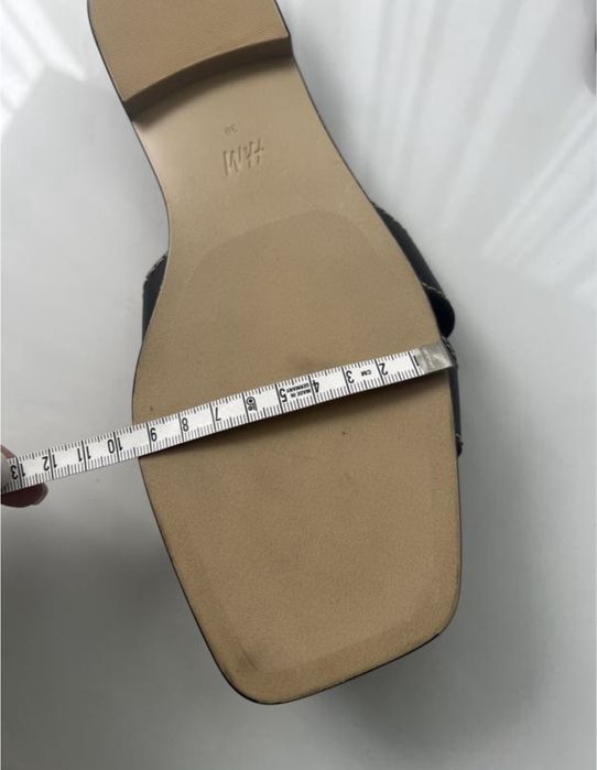 Продам шльопанці h&m