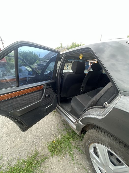 Mercedes Benz  W124