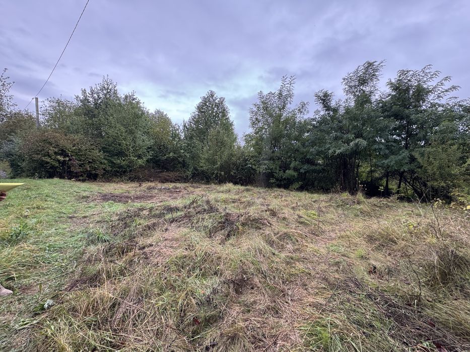 Продам ділянку з заїздом в житловому масиві