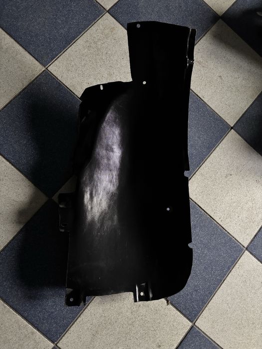 Підкрилок передній правий Audi A8 1994-2002