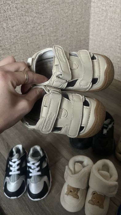 Кросівки, сандалі, пінетки