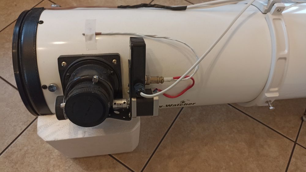 Teleskop astronomiczny z statywem
