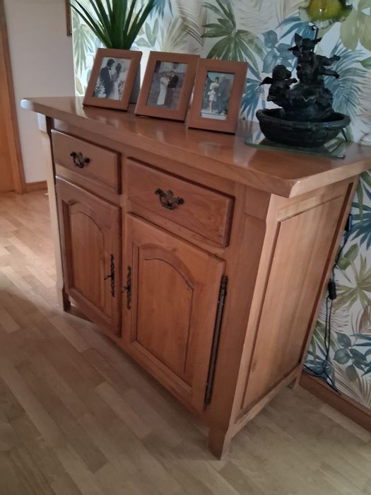 Mesa de jantar com 10 cadeiras, 2 aparadores mesa de centro