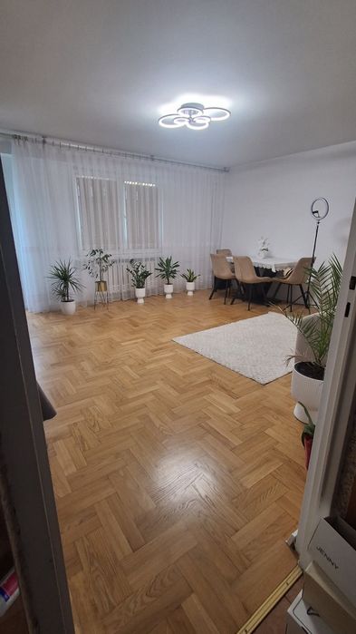 Trzypokojowe mieszkanie, gotowe do wprowadzenia, z balkonem