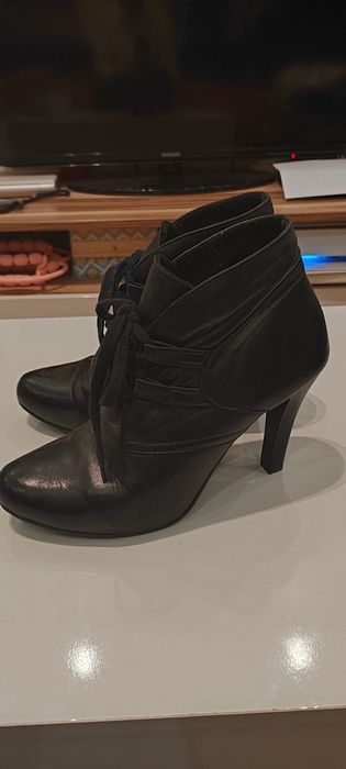 Botki sznurowane na obcasie skóra roz 37
