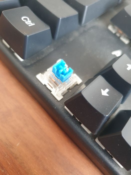 Teclado Mecânico Full Size ISO Blue Switches