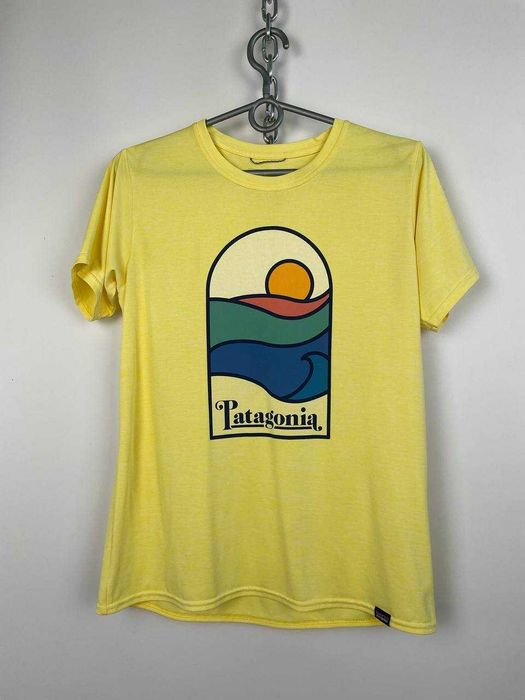 Patagonia capilene cool daily graphic shirt w 50+ upf жіноча футболка