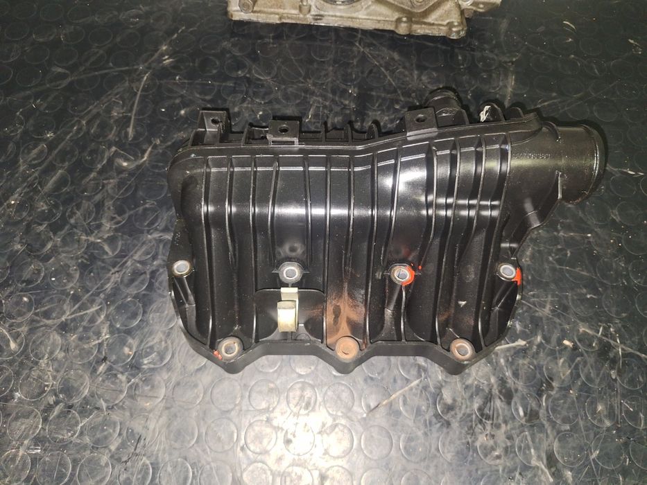 Varias peças do motor Ford 1.0 ecoboost