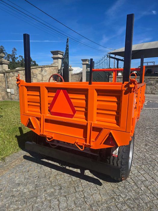 Reboque agricola / florestal de gamela novo basculante de 3500 kg com fueiros