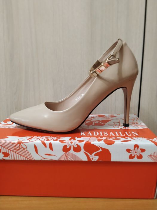 Продам   гарні  туфлі