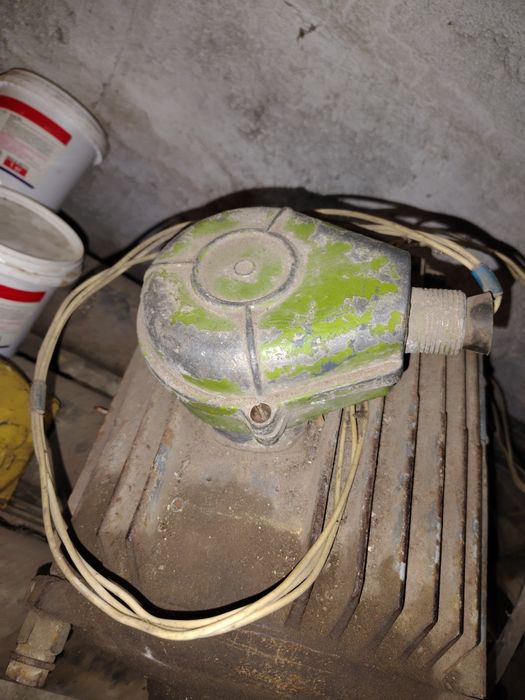 Електро двигун і балон знизу 3 кВт