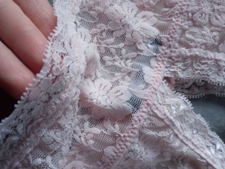 Biustonosz koronkowy różowy