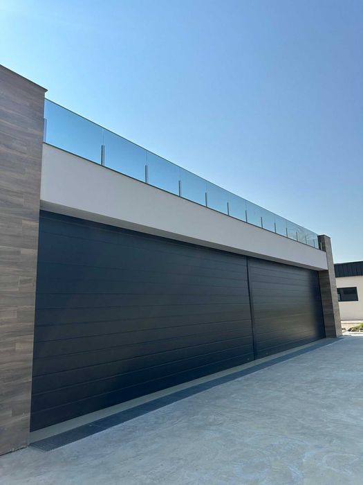 PORTÃO FABRICADO EM TUBO METÁLICO E/OU CHAPA GALVANIZADA - SOB MEDIDA