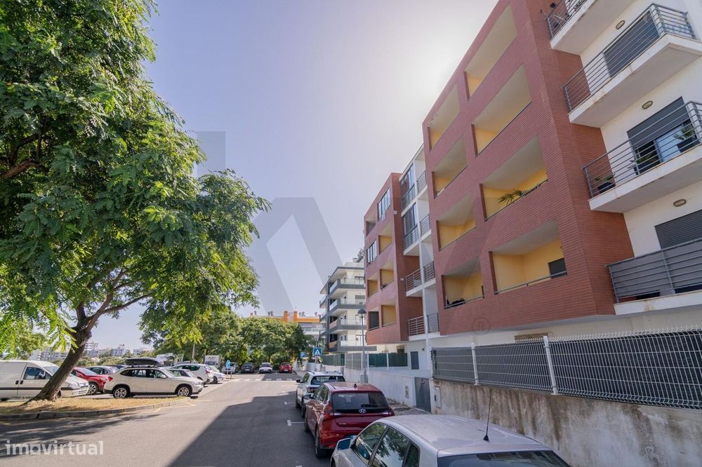 Um fantástico apartamento t2 de rés do chão, com terraço e logradouro