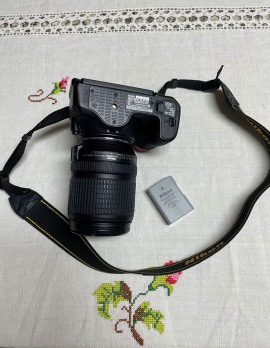 Vendo Nikon D5600 com lente e acessórios