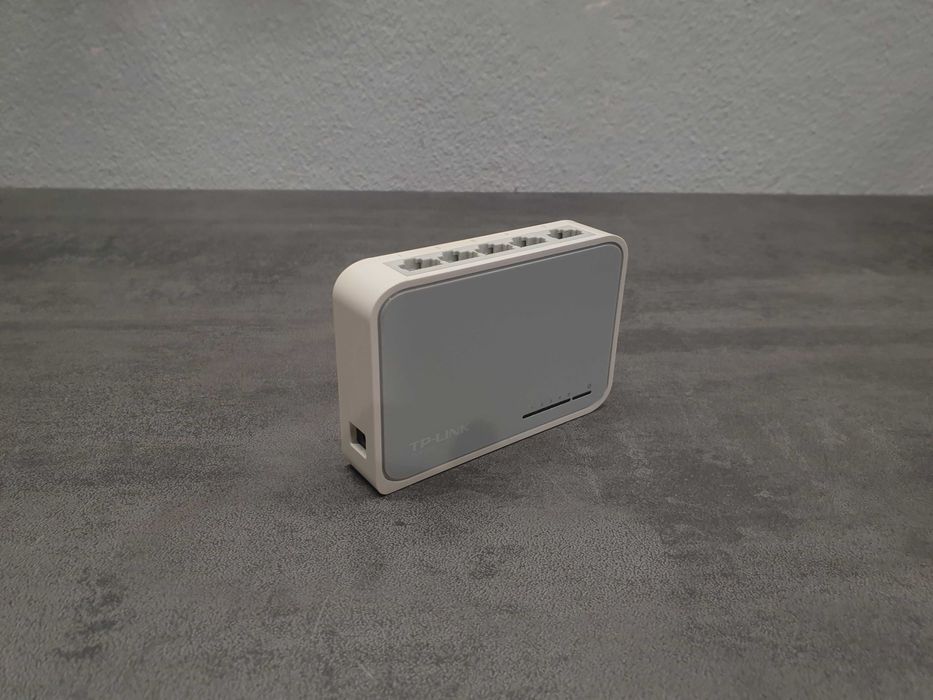 Switch 10/100 TP-Link com 5 portas (Usado)