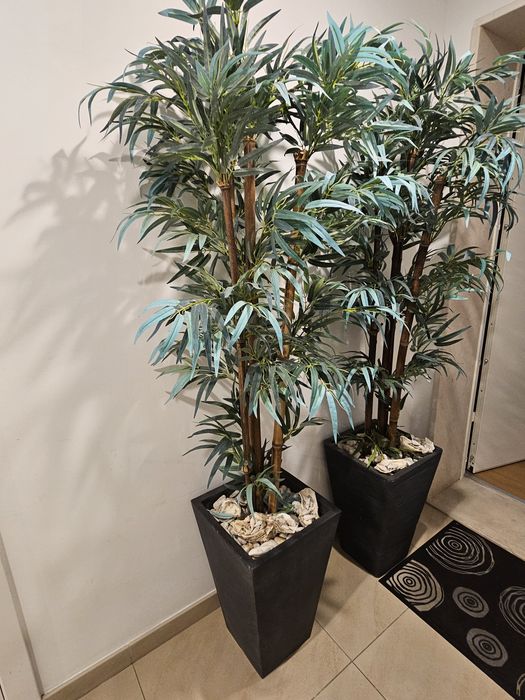 Vaso com planta artificial