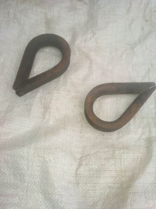 Погрузочный крюк с тросом.