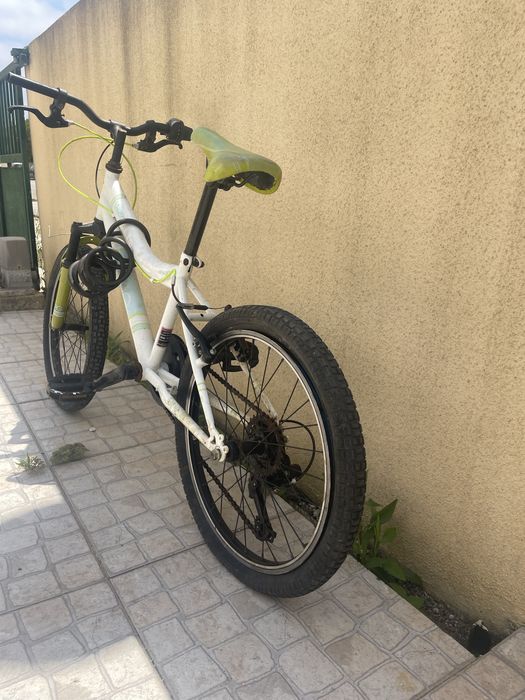 bicicleta de criança avariada