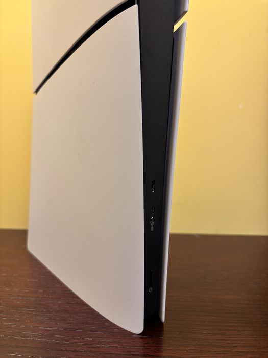 Sony PlayStation 5 Digital Edition 825 ГБ, 2 джойстики DualSense