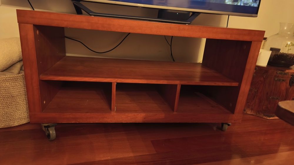 Móvel TV  c/ 107*50*60cm