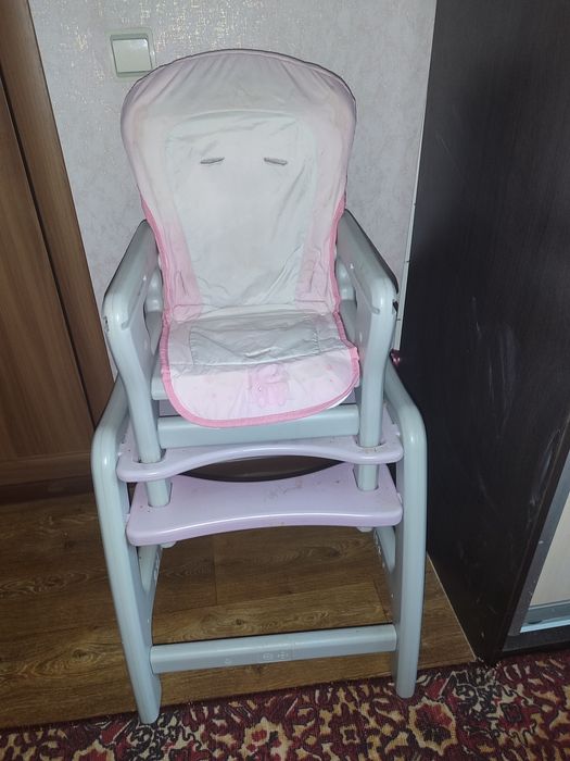 Стільчик для годування