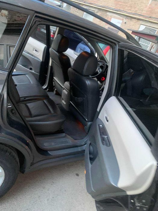 Subaru Tribeka 2008 г. В 10