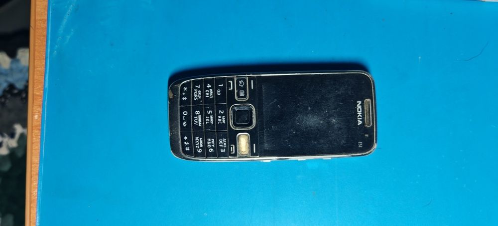 Кнопочный телефон