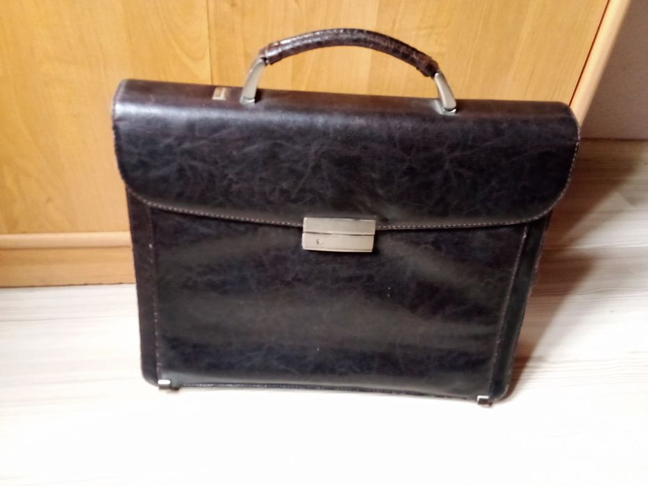 Портфель кожаный